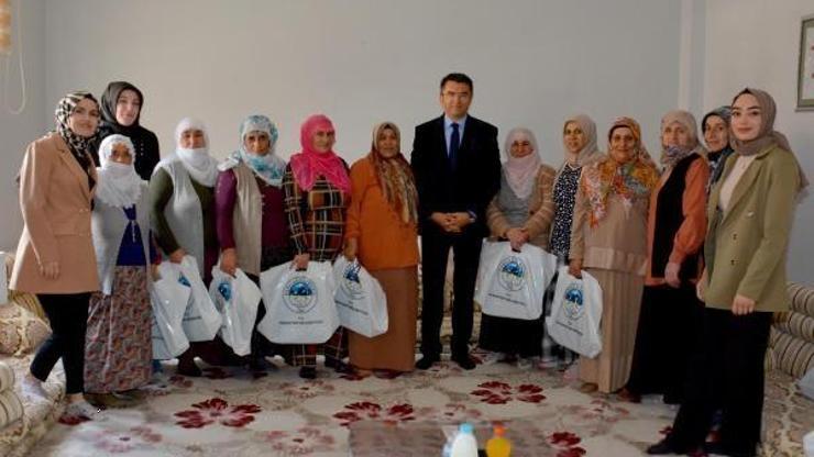 Validen deprem bölgesine ekmek pişirip gönderen kadınlara teşekkür