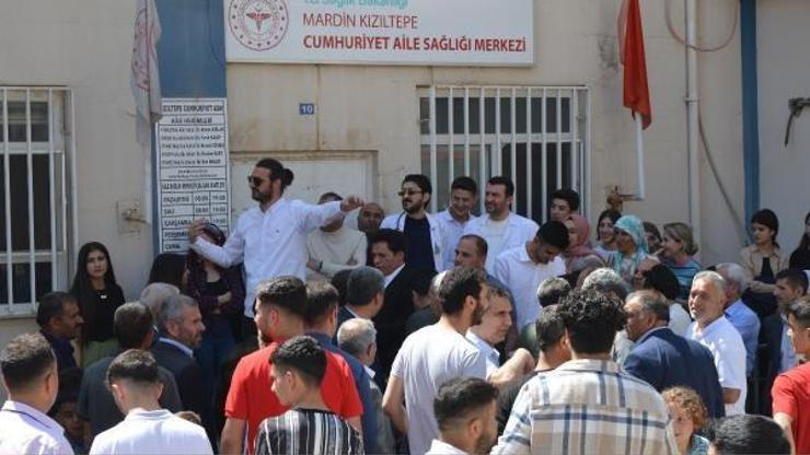 Mardinde 14 yıllık hizmetin ardından tayini çıkan doktora hastalarından duygusal veda