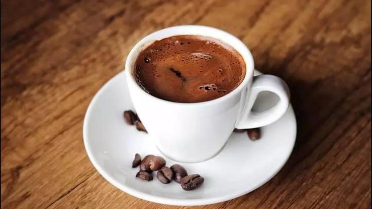Aç karnına kahve içme alışkanlığınız varsa dikkat