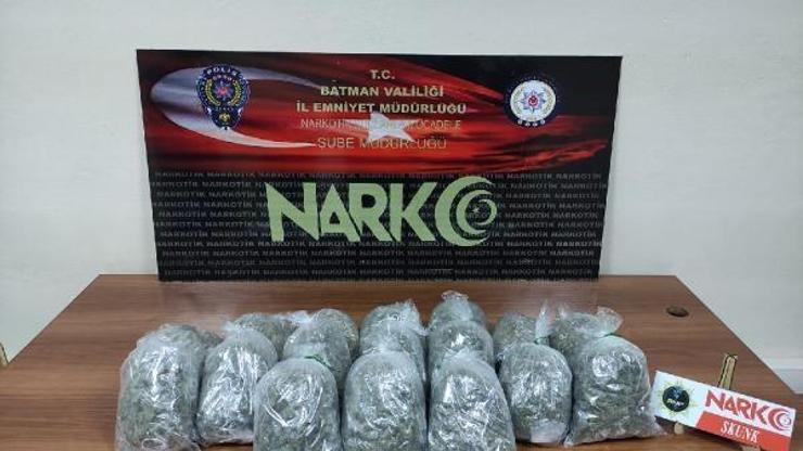 Batman’da evinde 3 kilo uyuşturucuyla yakalanan şüpheli tutuklandı