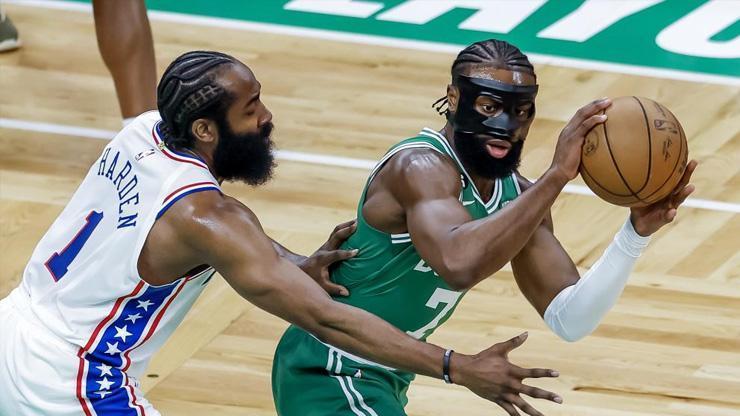 Boston, Philadelphiayı 34 sayı farkla yenerek seriyi 1-1’e getirdi