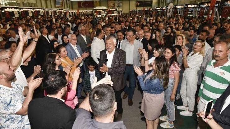 Adanalının hizmetine sunulan 81 yeni otobüsün tanıtımı yapıldı
