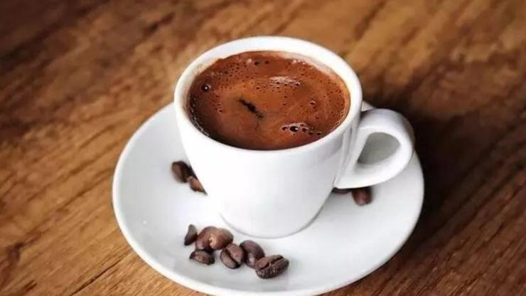 Aç karnına kahve içme alışkanlığınız varsa dikkat