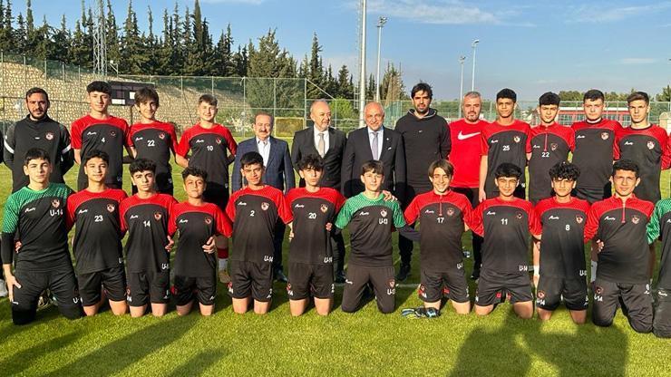TFF Başkanı Büyükekşi akademi ziyaretlerine Gaziantep FK ile devam etti