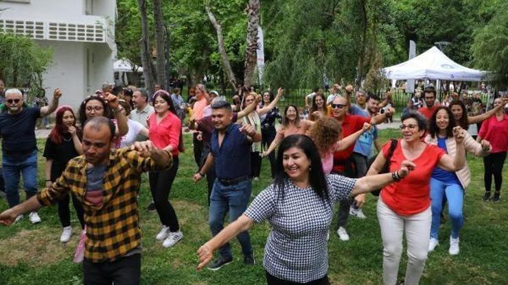 Antalyada şenlik havasında Hıdırellez kutlaması