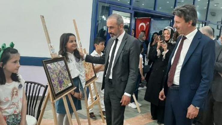Öğrencilerden ebru sergisi