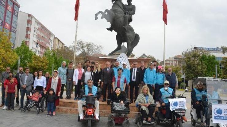 Kırşehir’de engelliler, farkındalık yürüyüşü gerçekleştirdi