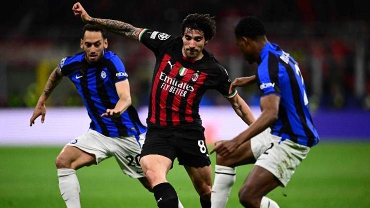Hakan Çalhanoğlu İstanbul yolunu yarıladı
