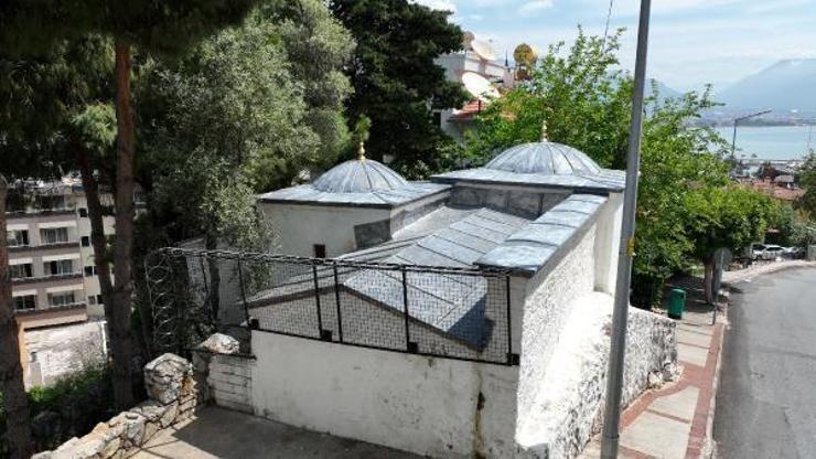 Sitti Zeyneb Türbesinin çatısı onarıldı