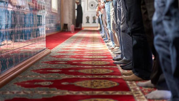İstanbul Cuma namazı saat kaçta başlıyor Cuma Namazı Saati 12 Mayıs Diyanet