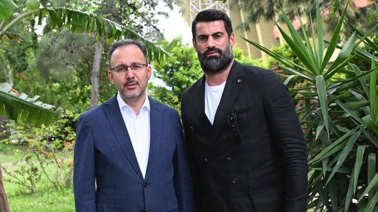 Bakan Kasapoğlu: Mersindeki tesislerimizi Hataysporun hizmetine sunuyoruz