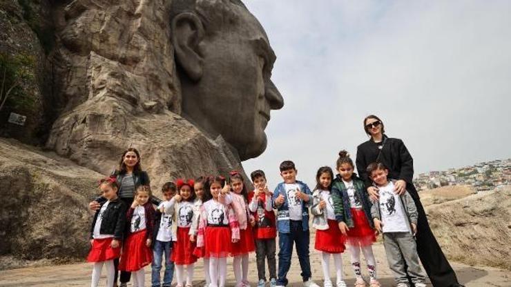 Atatürk Maskındaki sergiye öğrencilerden ziyaret