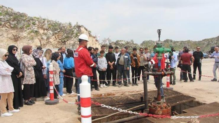 Öğrencilerden Gabar’daki petrol kuyusuna ziyaret