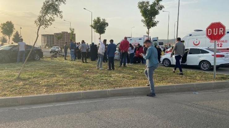 Siirtte otomobiller çarpıştı: 2 yaralı