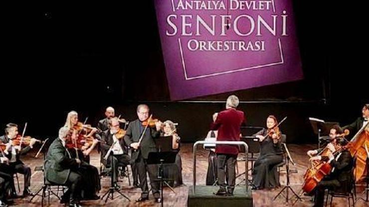 AKMde keman konseri