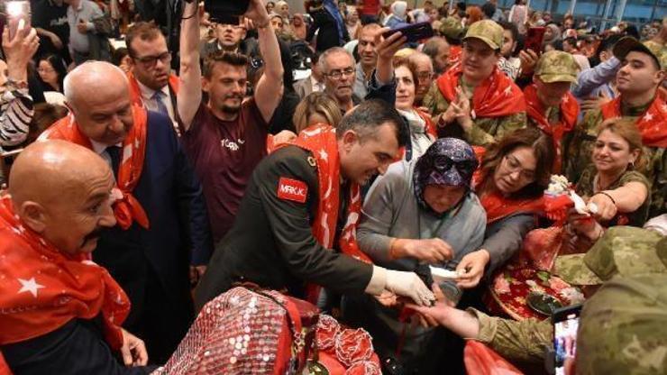 Bir günlüğüne asker oldular