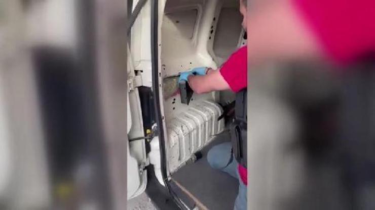 Sevgili rolü yapan çiftin aracından 19 bin uyuşuturucu hap çıktı