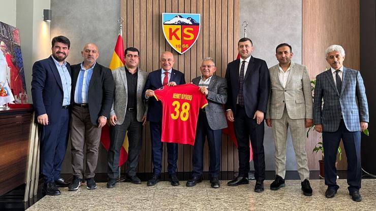 TFF Başkanı Büyükekşi akademi ziyaretlerine Yukatel Kayserispor ile devam etti