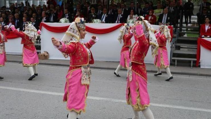 Denizlide 19 Mayıs törenle kutlandı
