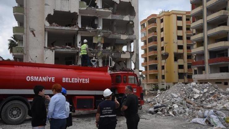 Osmaniye’de depremde ağır hasar alan yaklaşık 9 bin binanın yıkımına başlandı