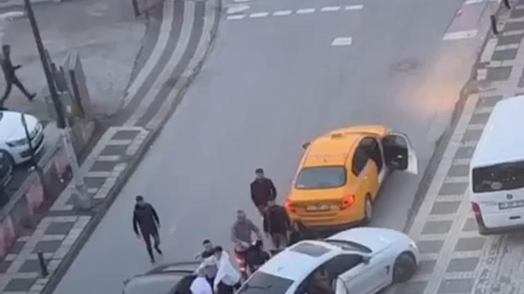Ümraniyede trafikte yumruk yumruğa kavga