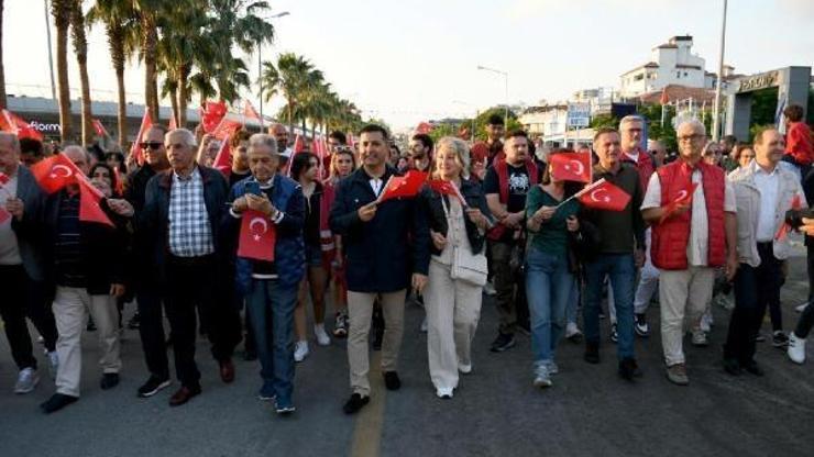 Kuşadası Atası için yürüdü