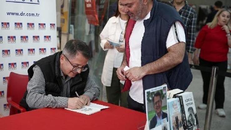 Çocuklar için İlk Meclise Yolculuk kitabını yazdı