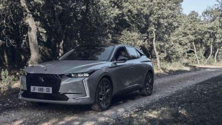 DS 4, yeni versiyonuyla yola çıkıyor