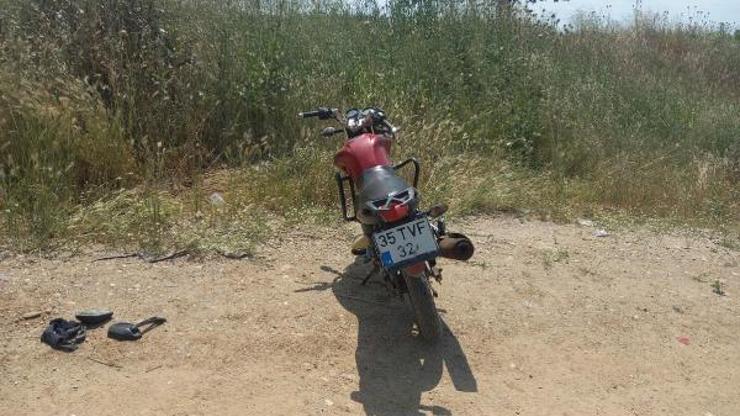 Traktör ile motosiklet çarpıştı: 1 ölü