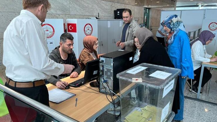 SON DAKİKA: Yurt dışında kullanılan oy sayısı 700 bini aştı