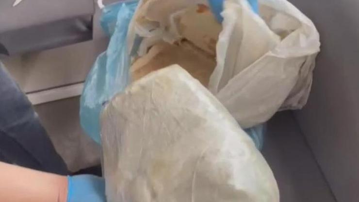 Lavaşların arasında uyuşturucu taşıyan zehir taciri yakayı ele verdi