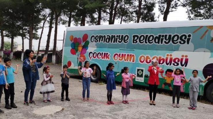 Çocuk Oyun Otobüsü, köy okullarında öğrencilerle buluşuyor
