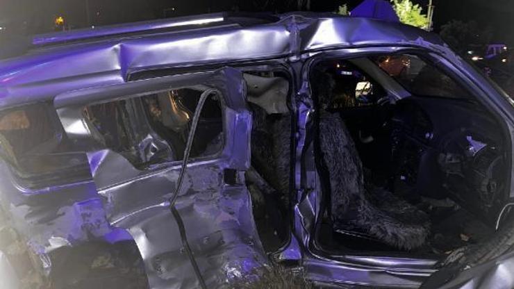 Aksaray’da minibüs ile hafif ticari araç çarpıştı: 5 yaralı