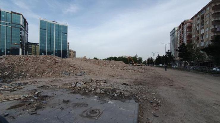89 kişiye mezar olan Galeria Sitesi’nin yerine park yapılsın talebi
