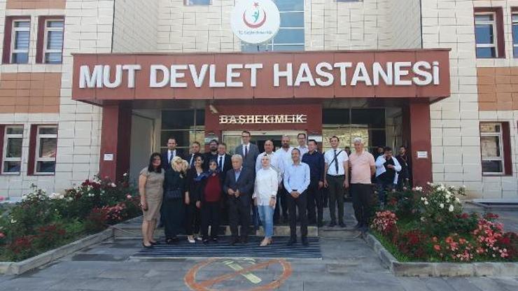 Mut Devlet Hastanesine bağış yapan çifte plaket