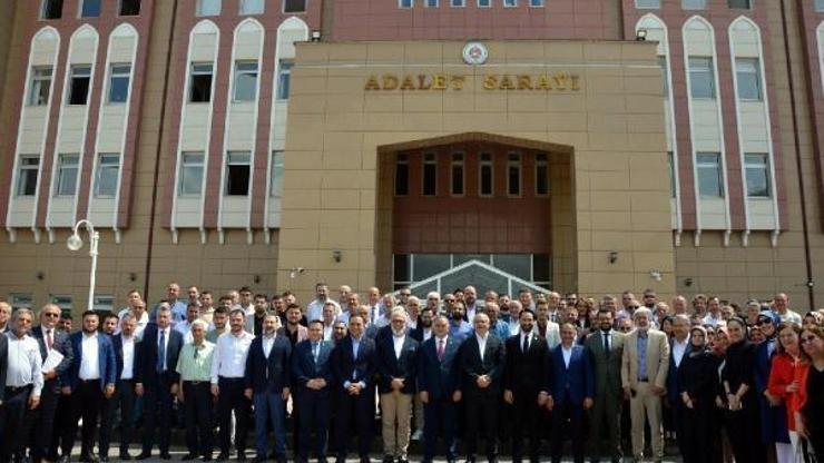 Manisada milletvekilleri mazbatalarını aldı