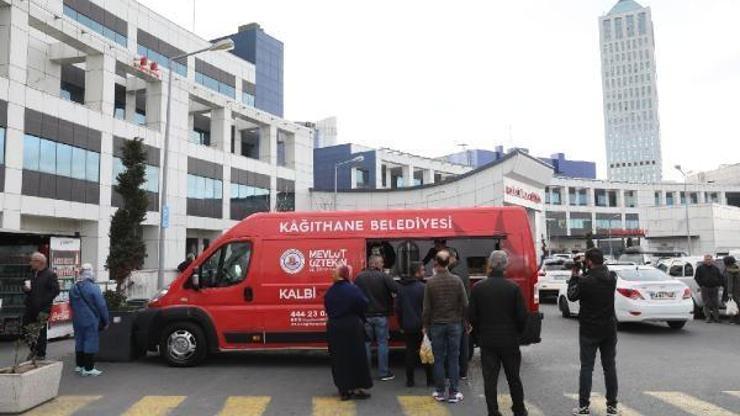 Kağıthane’de semt pazarları ve hastanelere mobil büfeler yerleştirildi