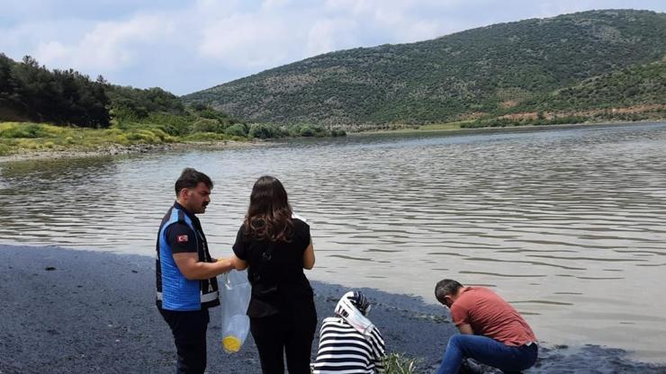 Bursada Boğazköy Barajının yüzeyi siyaha büründü
