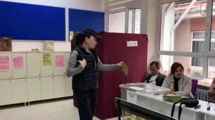 Demet Akbağ oyunu kullandı
