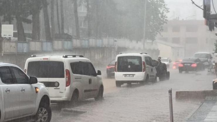 Suşehrinde sağanak etkili oldu