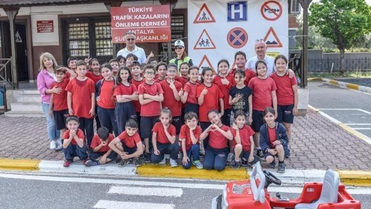 Kepez’den geleceğin sürücü adaylarına trafik eğitimi