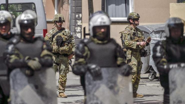 NATO’dan Kosova’ya ek askeri güç