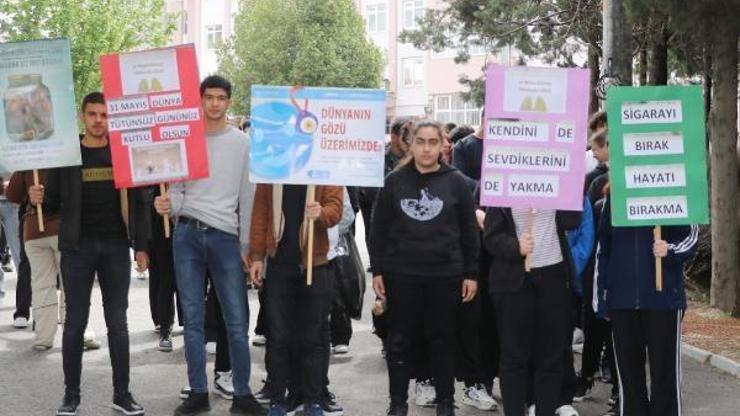 Öğrencilerden Dünya Tütünsüz Günü etkinliği