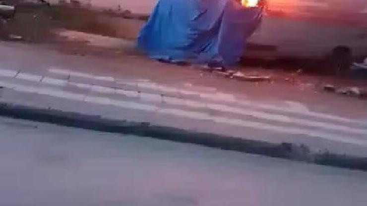 Elazığ’da park halindeki minibüs alev alev yandı