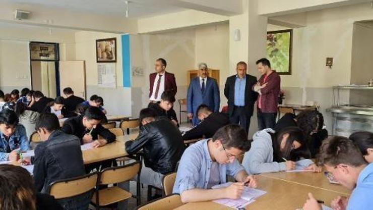 Güründe kitap okuma yarışması sınavı düzenlendi