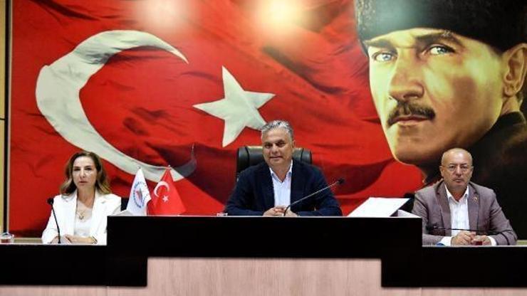 Deniz Baykal adı memleketi Antalyada spor kompleksine verildi