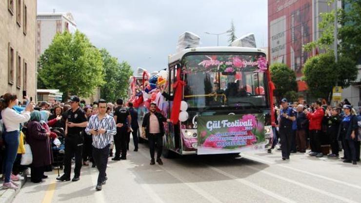 Ispartada Gül Festivali kortejle başladı