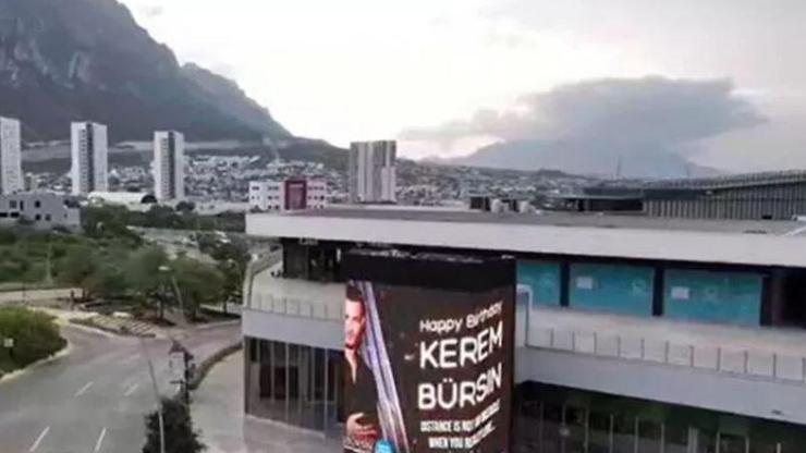 Kerem Bürsine hayranlarından sürpriz doğum günü kutlamaları