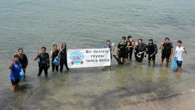 Dalgıçlar Sidede denizi temizledi