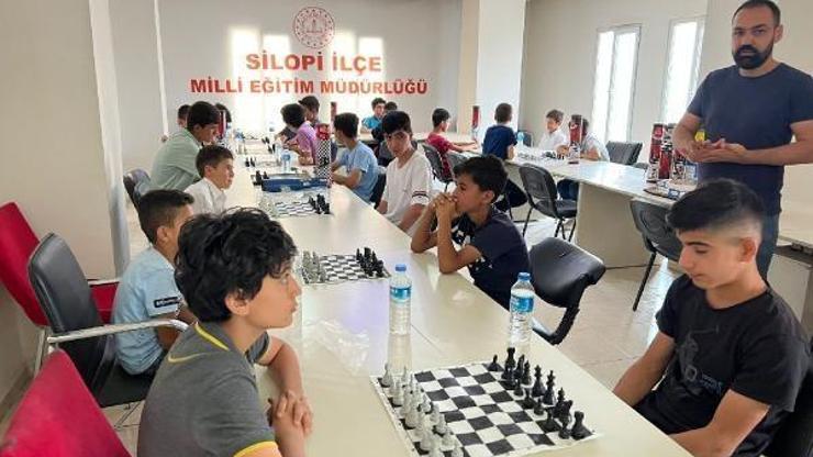 Silopi’de bin öğrencinin katıldığı satranç turnuvası sona erdi
